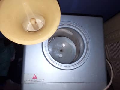 WATER DISPENSER WITH COMPARTMEMT HOT AND COLD WATER