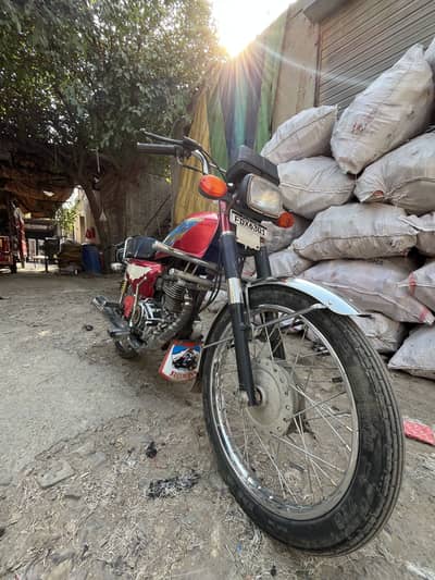 Honda 125. cc Aalu ke good condition engine 100% okay hai