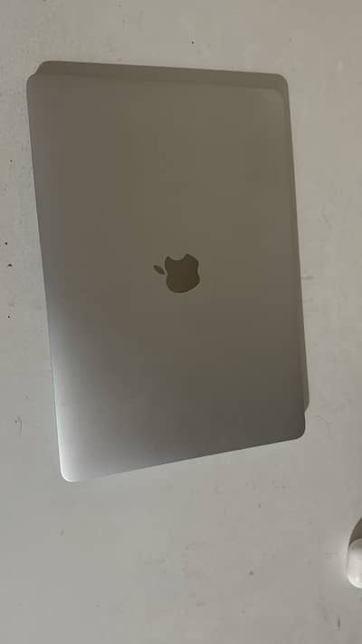 Apple MacBook Air M1 (2020)