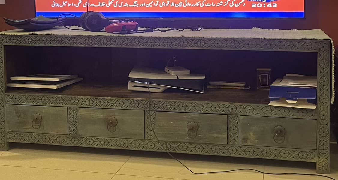 Console table 0