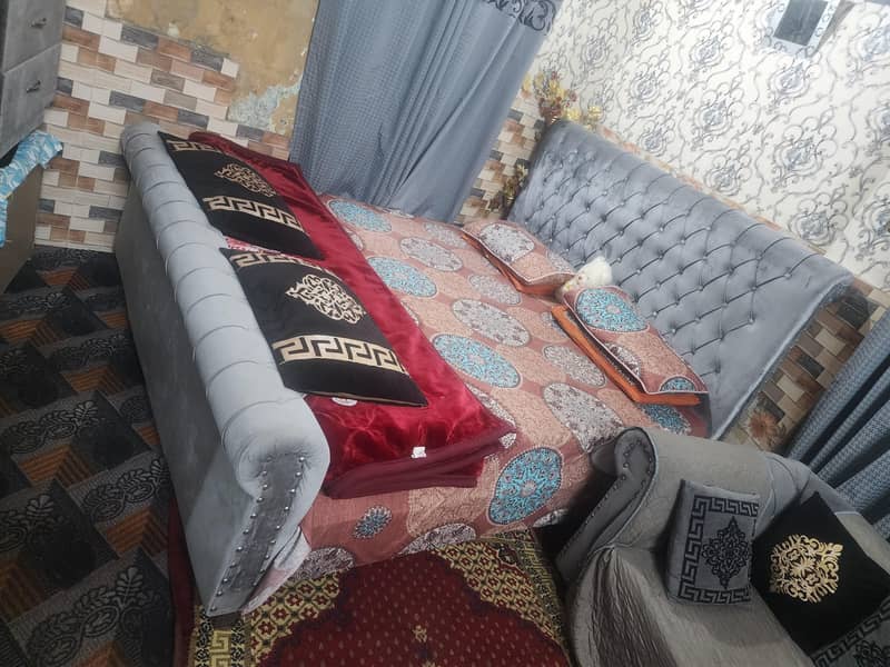 king bed with side dressing table 1