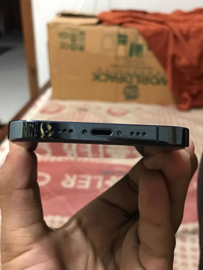 iphone 12 pro 2