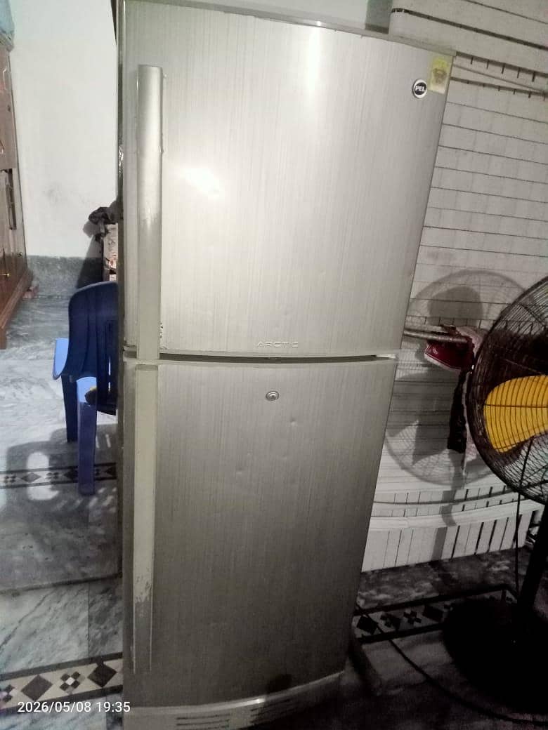 Pell Small Refrigerator 0