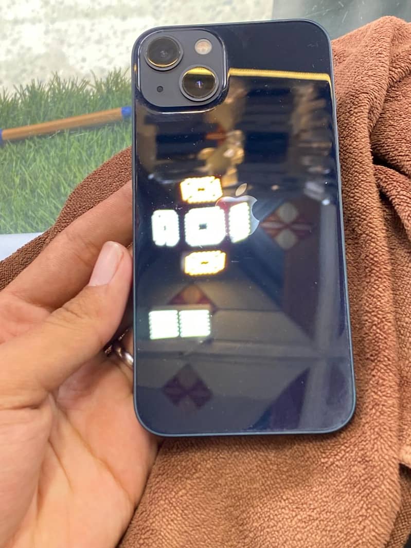 Apple iPhone 13 4