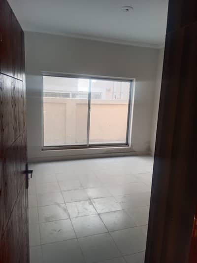 8 marla corner home for sale