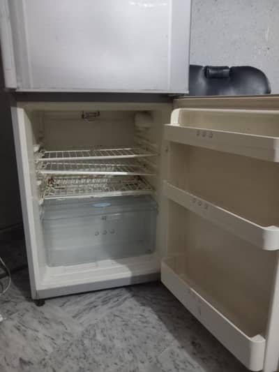 lush condition home use fridge