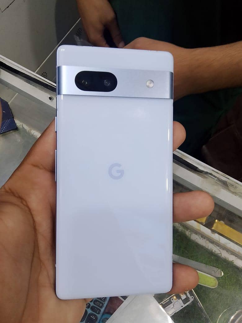 Google Pixel 7a 1