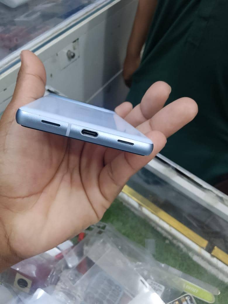 Google Pixel 7a 4