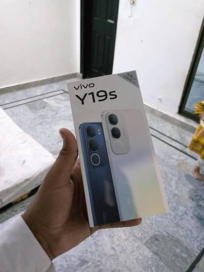 vivo y19s 4+4/128 031000/666)77complete box 10/10 condition