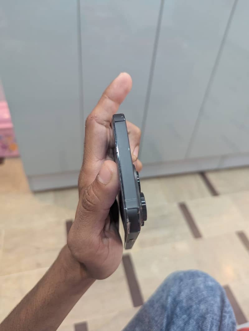 iPhone 14 Pro Max 6