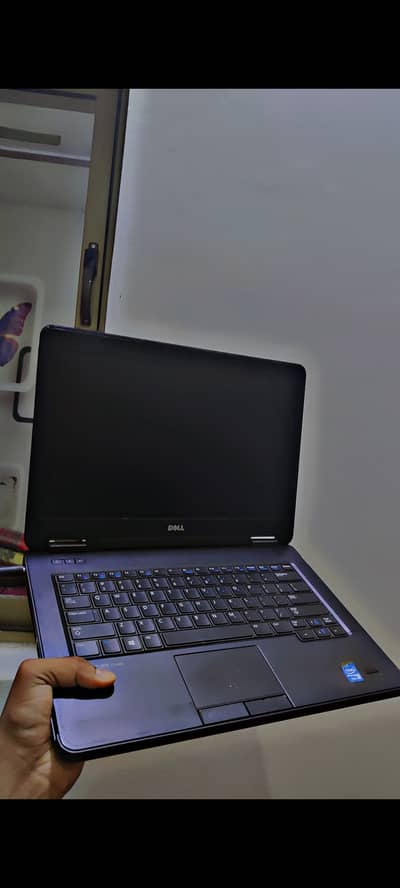 Core i5 4 generation 4 gb 420 gb 2 hours battery war