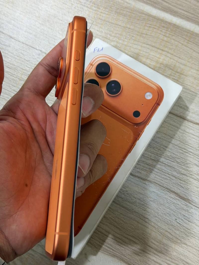 Iphone 17 pro max 4