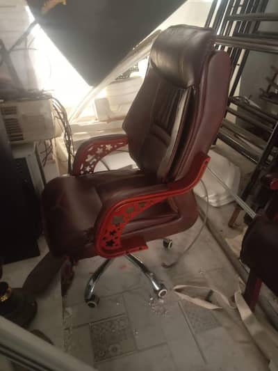 office executive chair and visitors chair