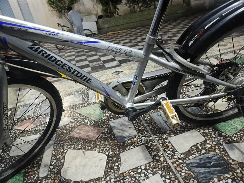 like New 4