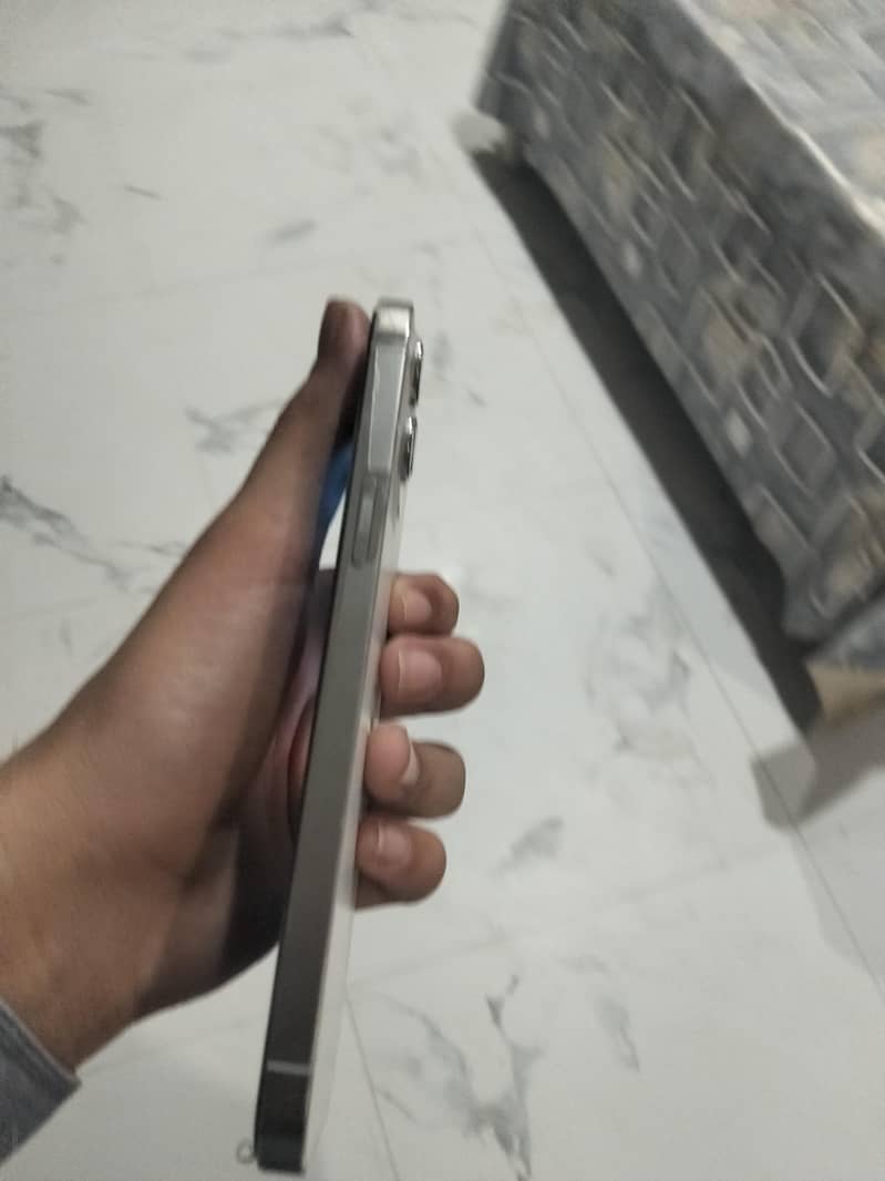 iphone 12 pro max 1