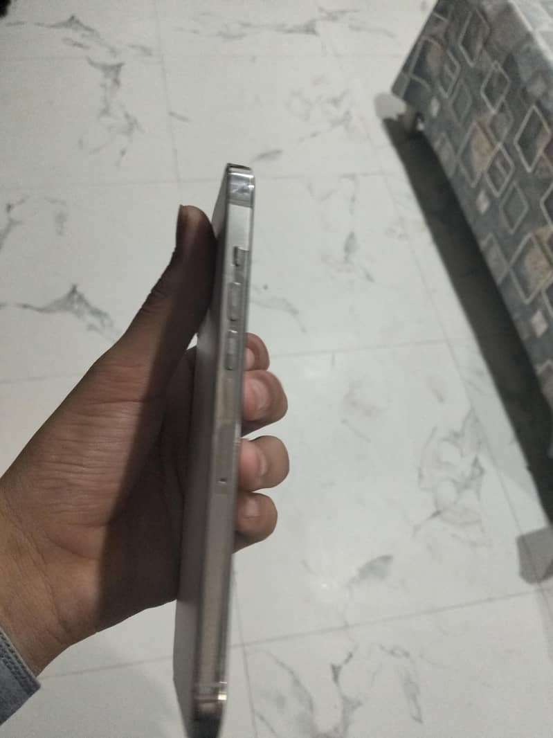 iphone 12 pro max 2