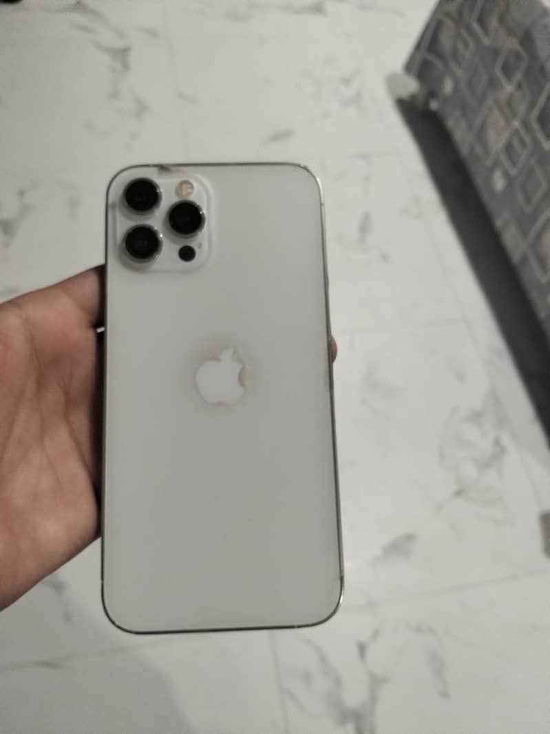 iphone 12 pro max 3