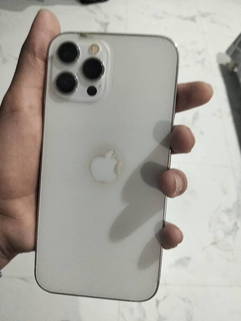 iphone 12 pro max 4