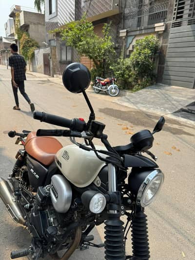 Hi-Speed Cyclone 250 RE 2025 | ABS Variant | 2,000 KM Only | Like New