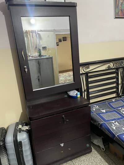 Dressing table