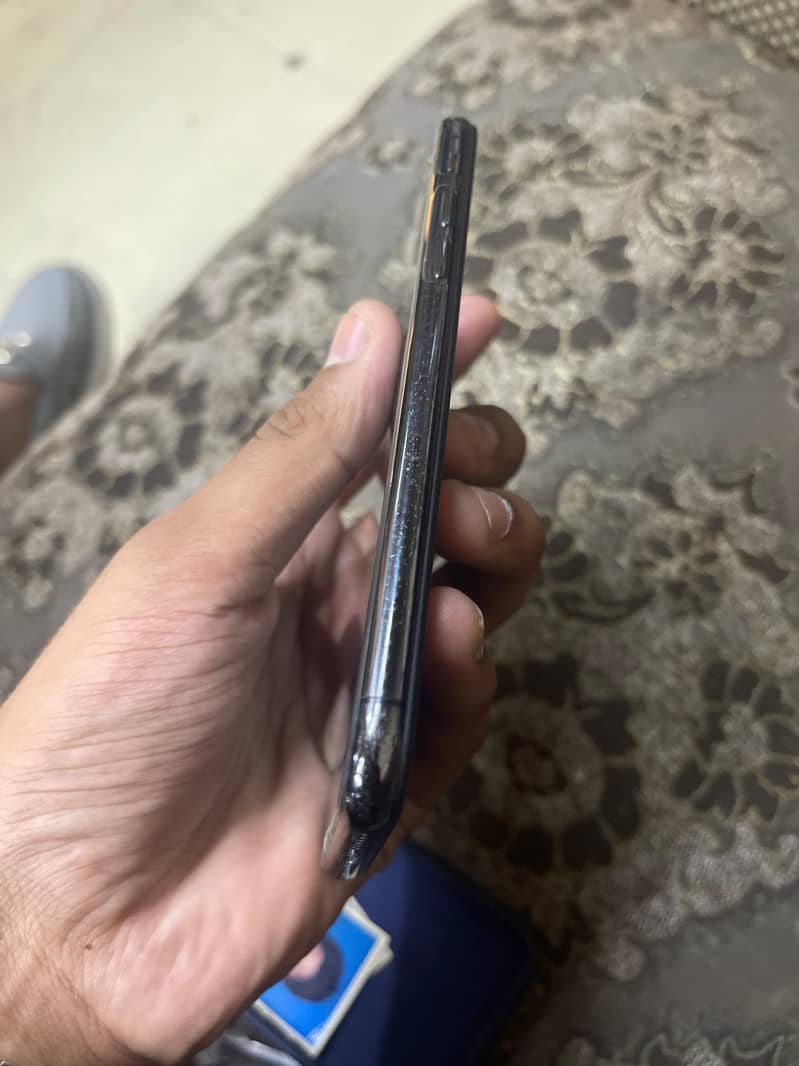 IPhone X 4