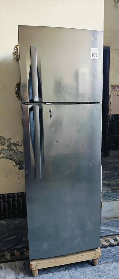 LG. No Frost inverter fridge  full large size ,   Qatar say ai hai