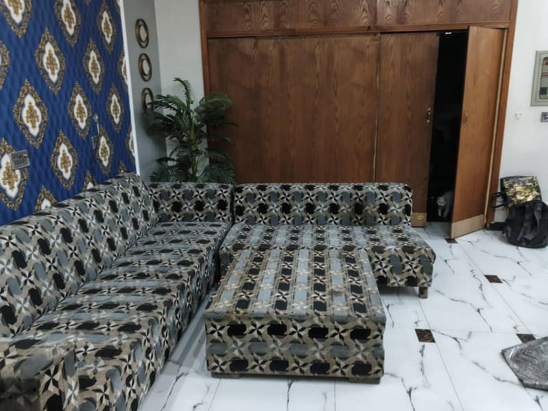 L shape sofa set with table 0