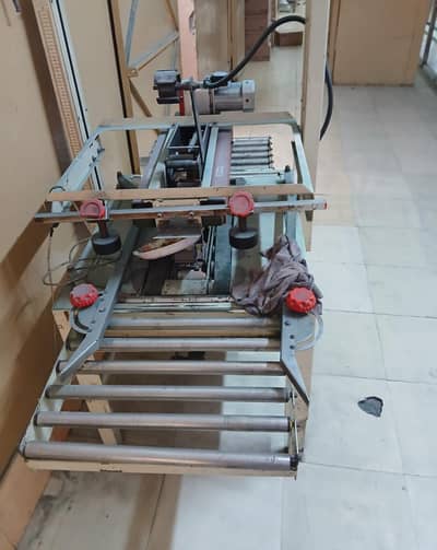 Box Taping Machine
