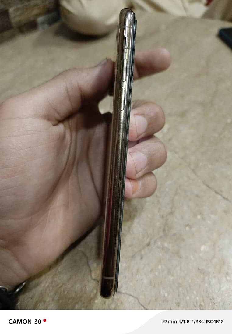 iPhone xs 1