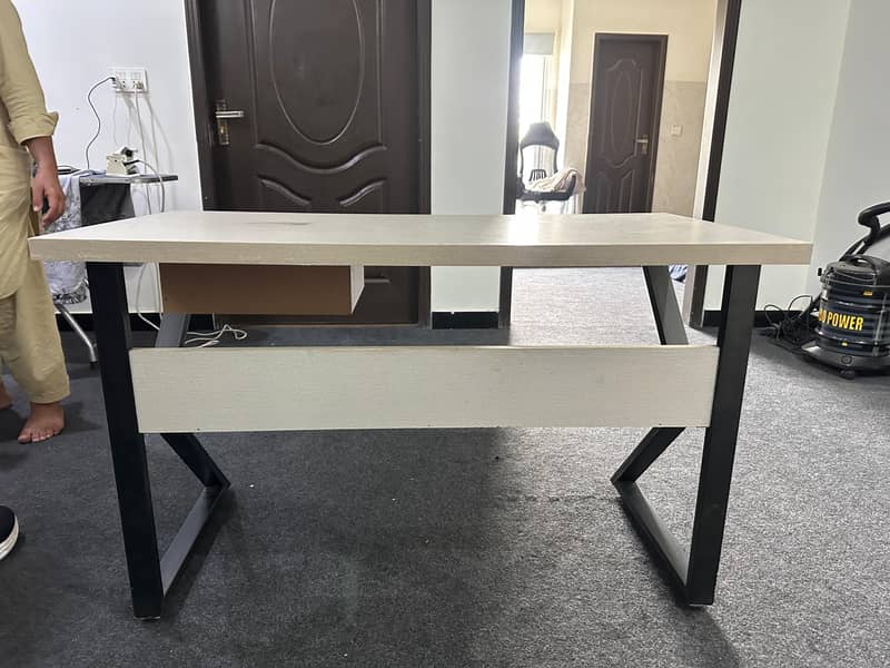 chairs with table 4