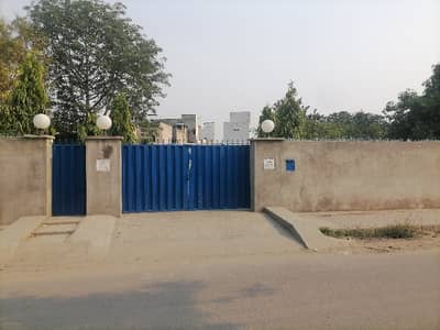 Investors Should sale This Commercial Plot Located Ideally In Maulana Shaukat Ali Road