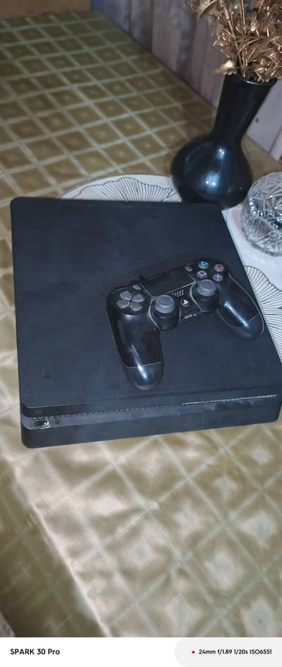Playstation 4 slim UK EDITION best conditions with