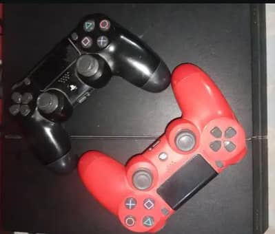 Sony Playstation 4 (500GB) - 2 DualShock 4 Pads - Mint Condition