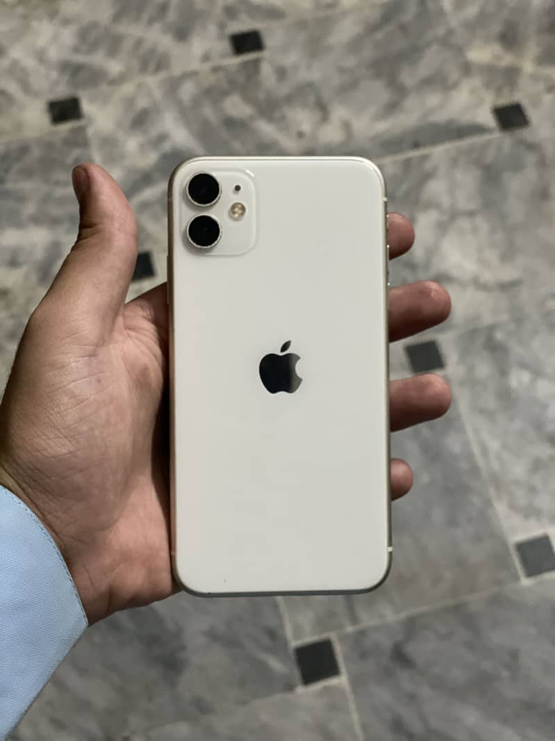 iPhone 11 3
