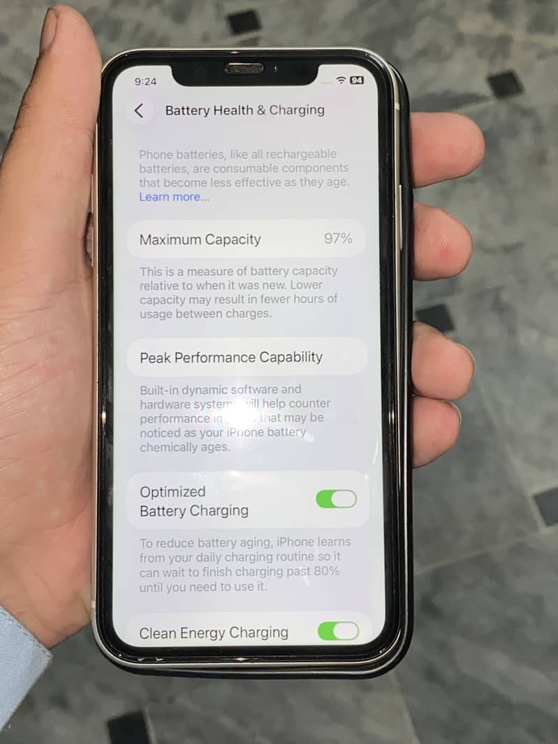 iPhone 11 4
