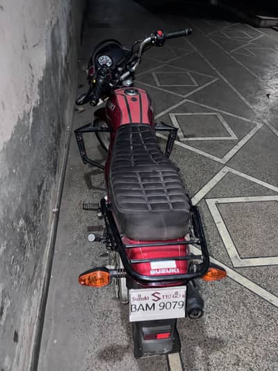 Suzuki gd 110 colour red