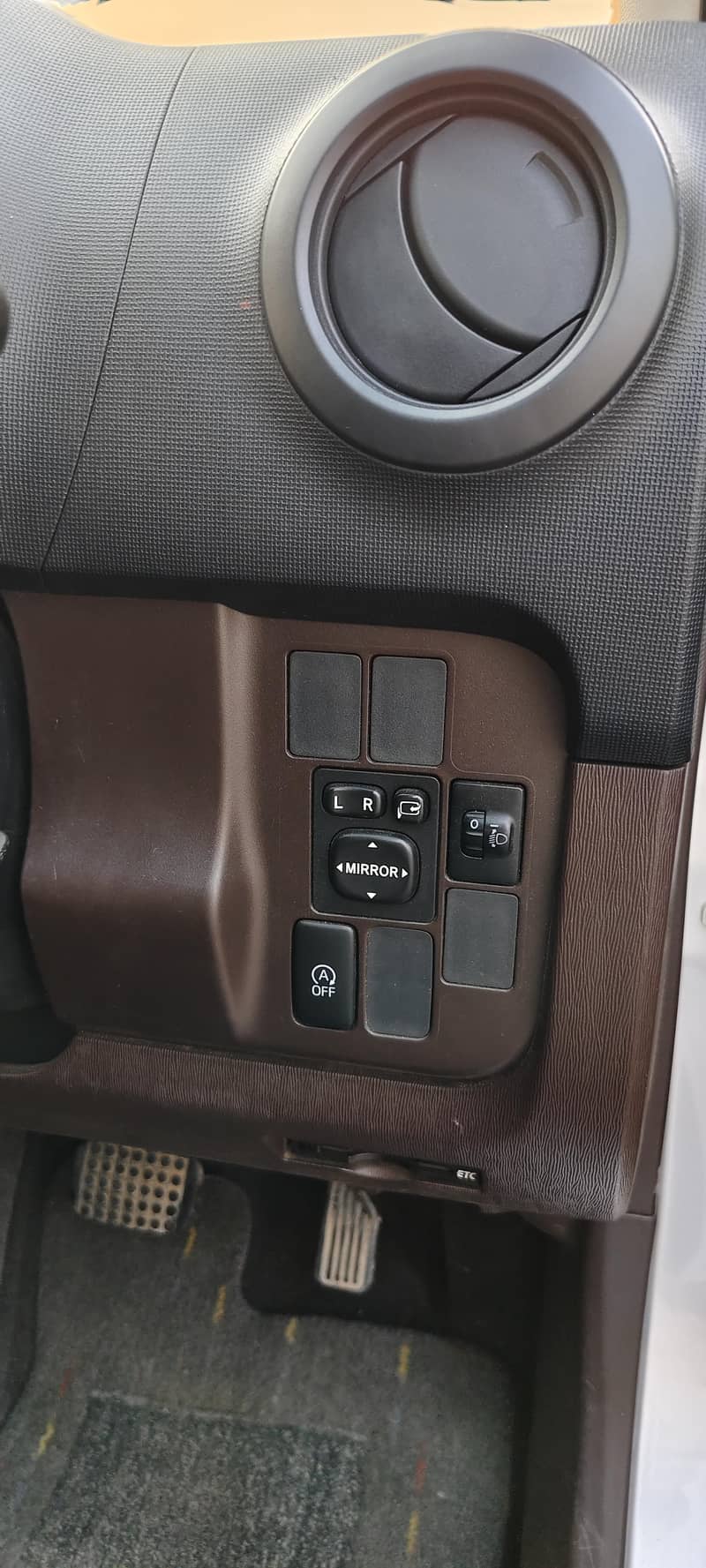 Toyota Passo 7