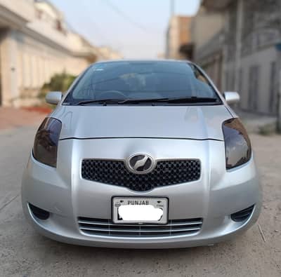 Toyota Vitz Full Option 1.0 Push Start