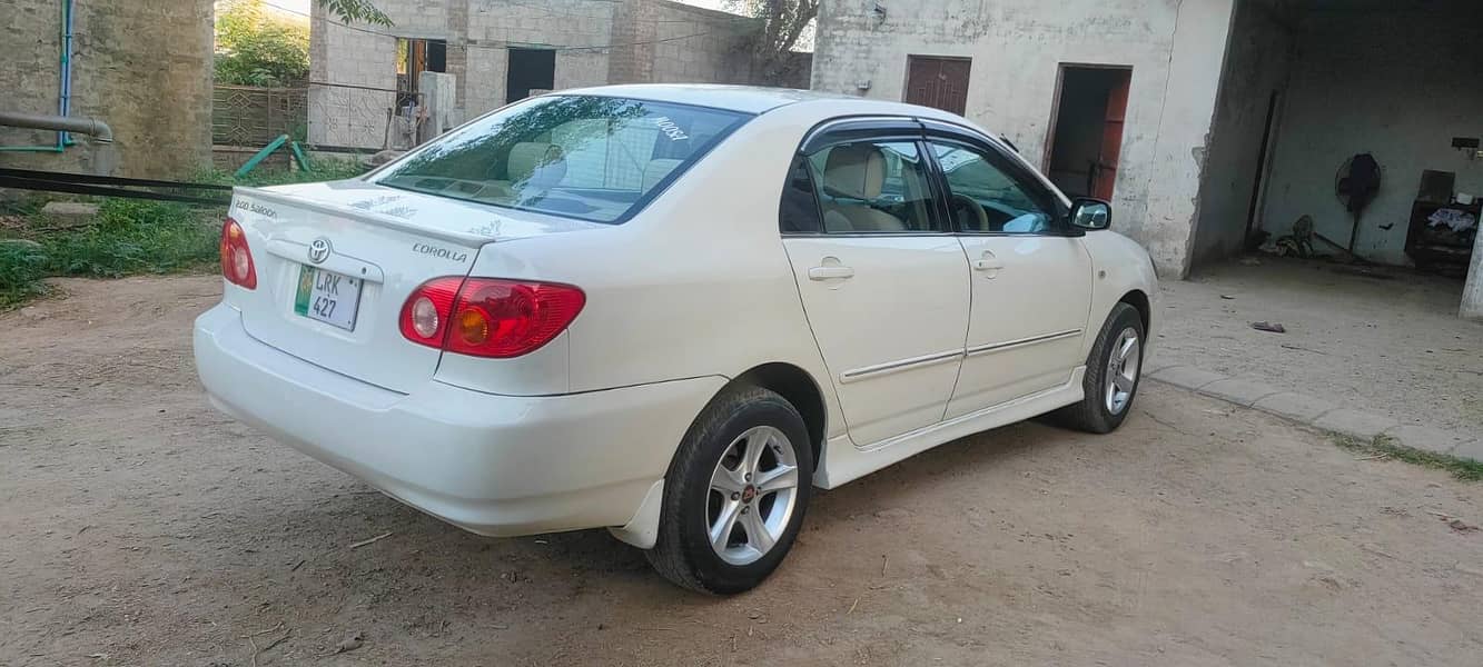20D saloon 5