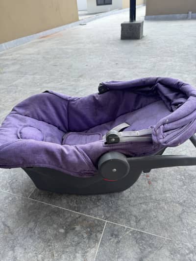 Pram and carrycot set