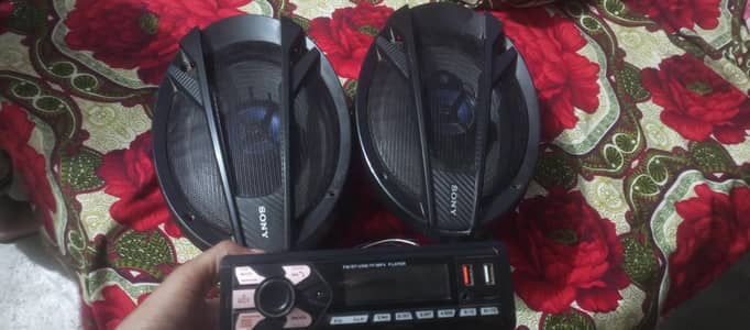 mp3 playar and speakers