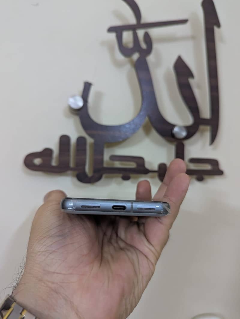 Google pixel 8 3