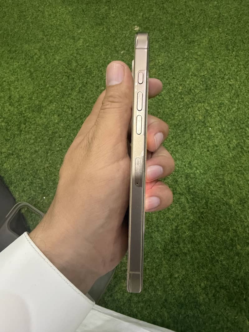 iPhone 16 Pro Max 0