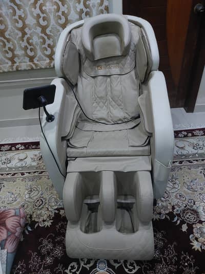 JC Buckman RefreshUs Massage Chair