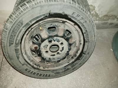 one evergreen tyre with rym