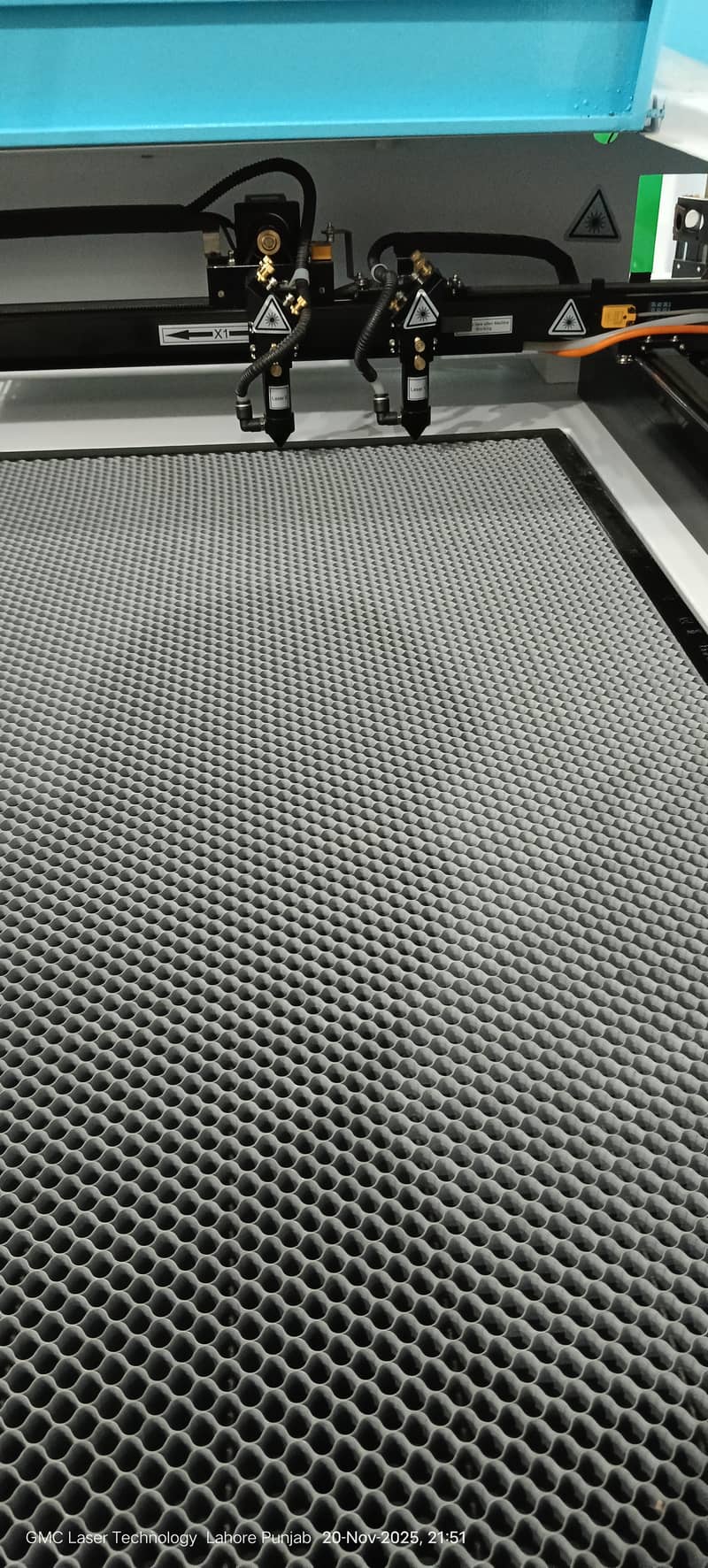 Laser cutting machine 5