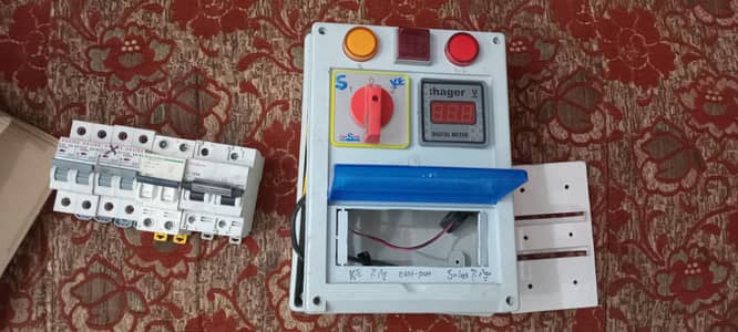 Fronus PV 3200 with breakers board and selector
