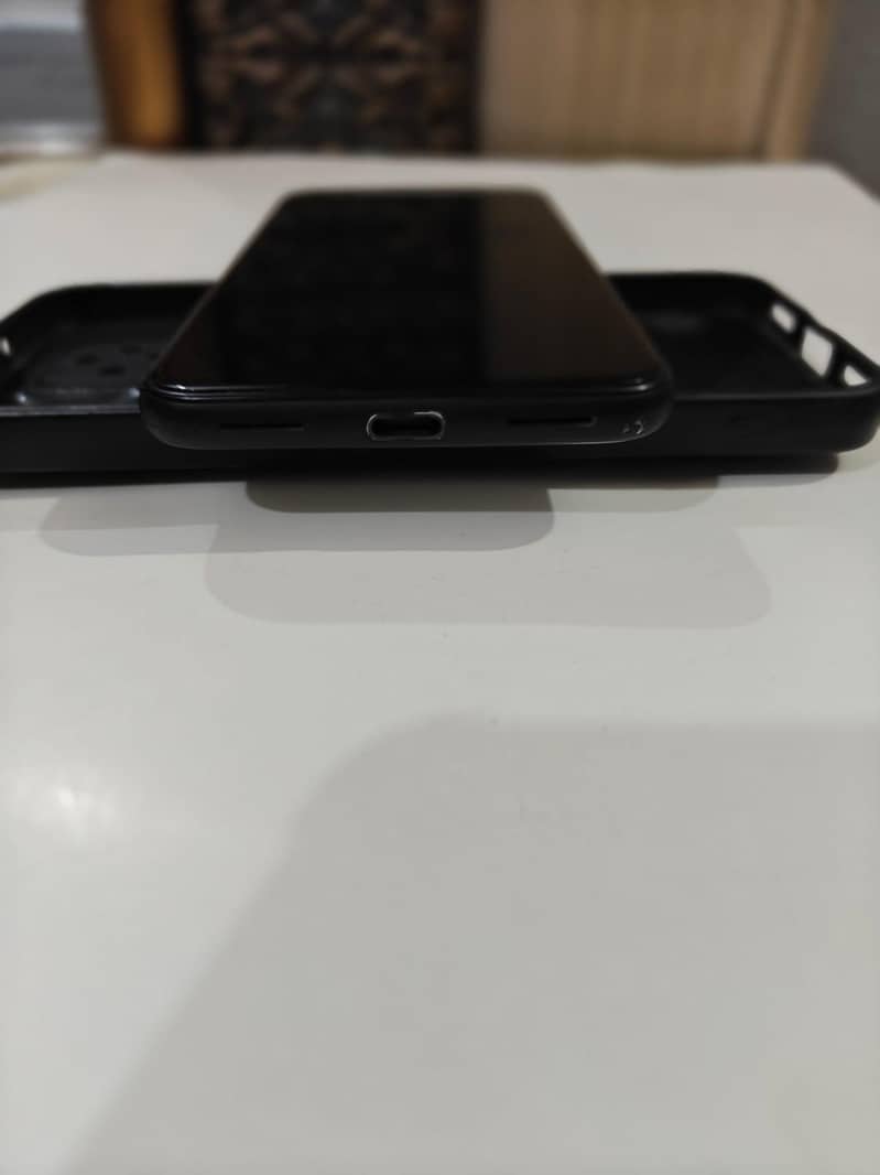 Google Pixel with Box 3