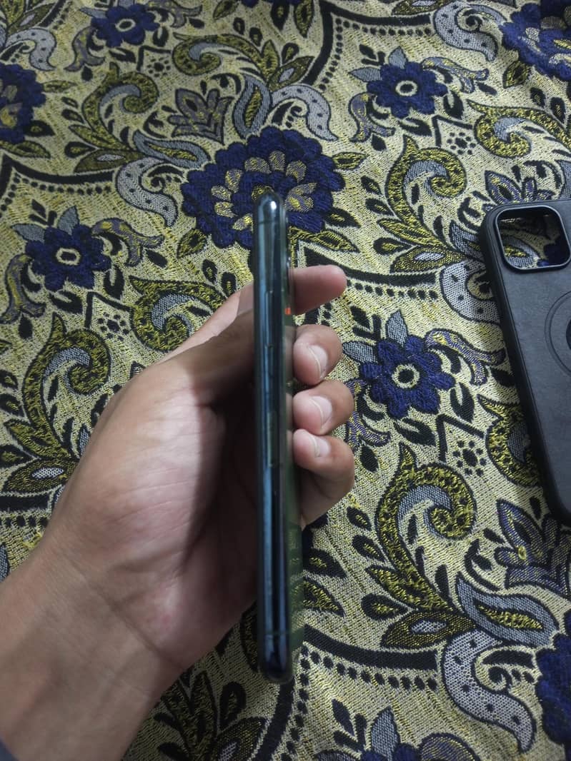 iPhone 11 pro 1