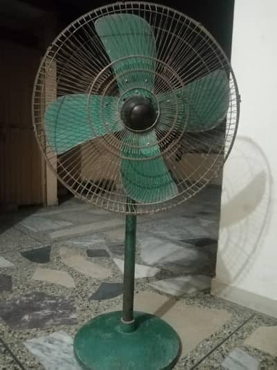 Pedistal Fan working good